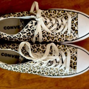 Women’s leopard Converse All Stars size 9